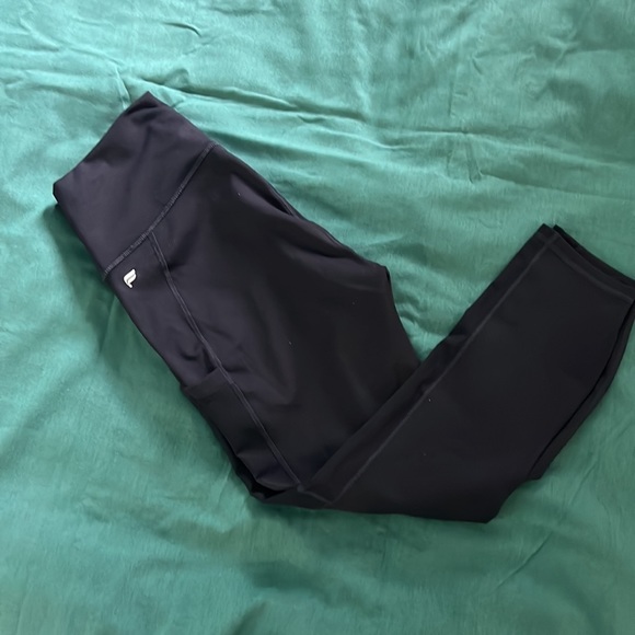 Fabletics cropped capris - Picture 2 of 4
